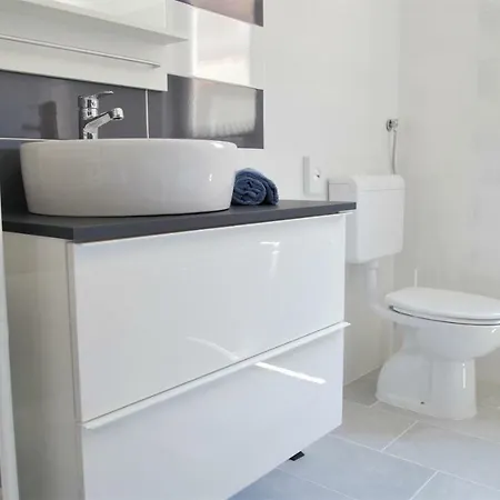 Lägenhet Dollar Pula